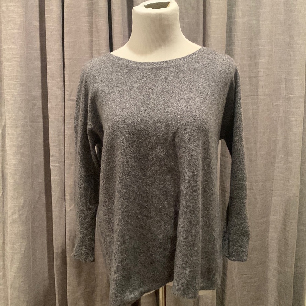 Garnet Hill 100% cashmere sweater. Size M